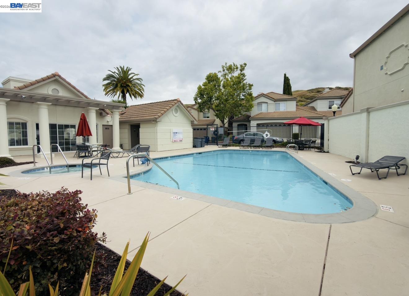 910 Vista Pointe Drive San Ramon, CA 94582 - Photo 9 of 12 Community pool and hot tub