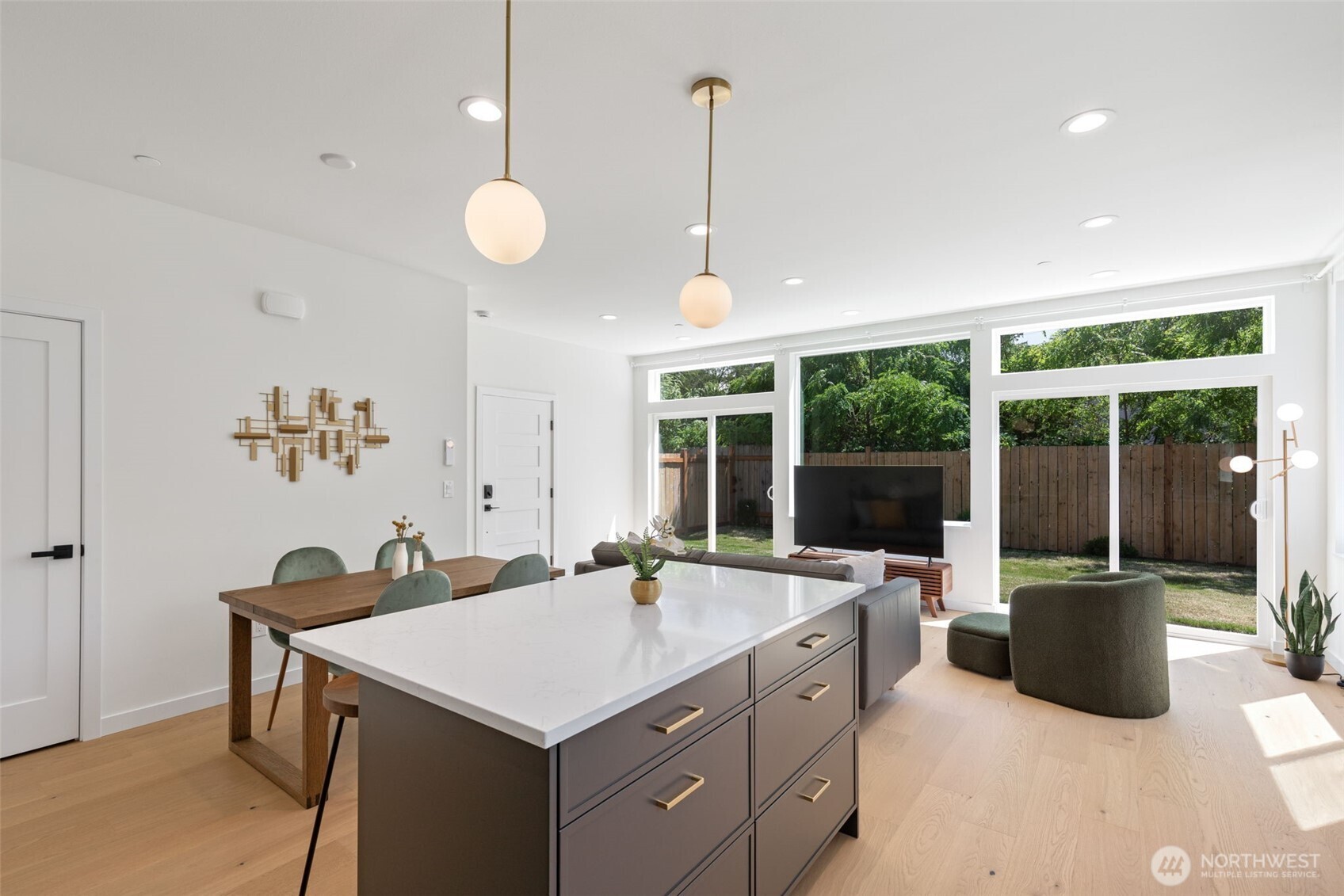 5349 South Fountain Street Seattle, WA 98178 - Photo 11 of 39