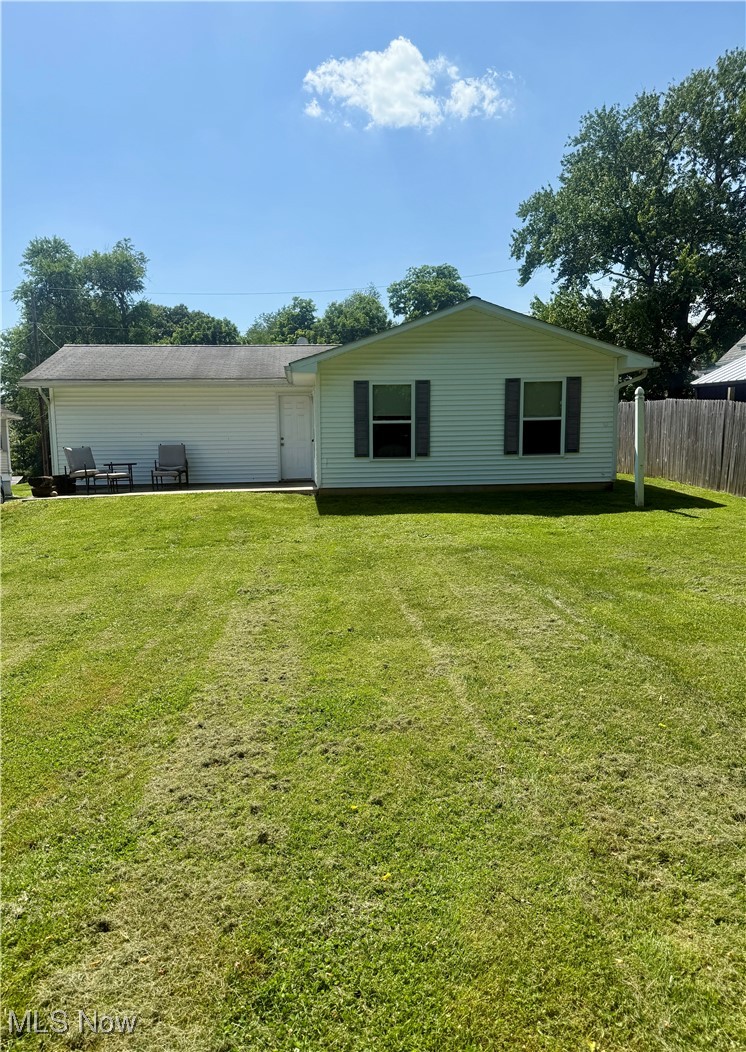 182 Perry Street Struthers, OH 44471 - Photo 8 of 9 Rear view of house