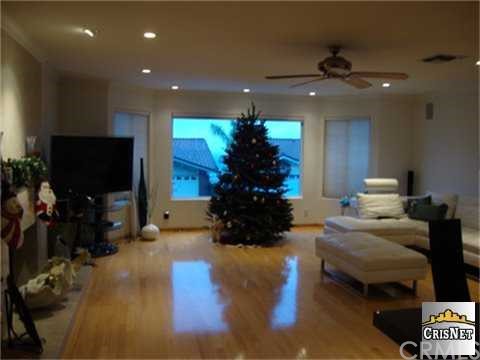 1736 Rudell Road Burbank, CA 91501 - Photo 1 of 1 Living-room