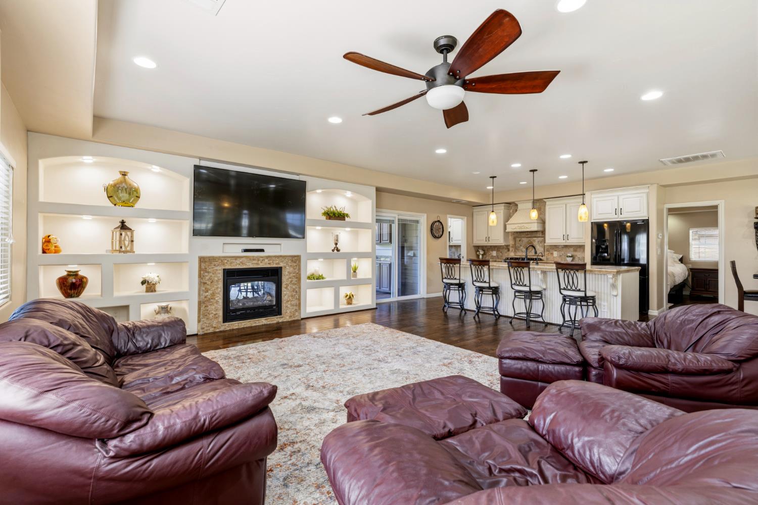 8723 Phoenix Avenue Fair Oaks, CA 95628 - Photo 9 of 63