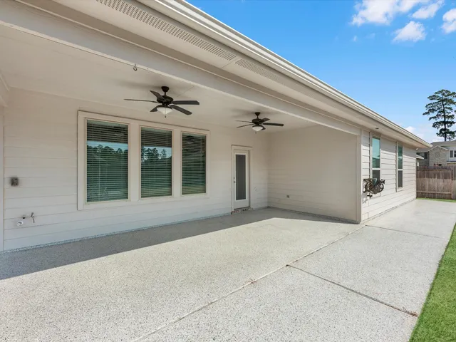a view of an entryway of the house