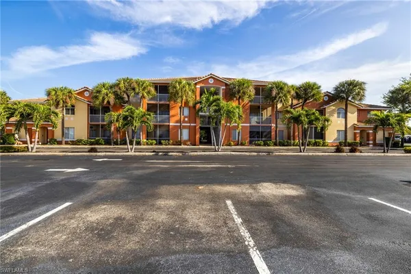 $1,700 | 6361 Aragon Way, Unit 303, Fort Myers, FL 33966