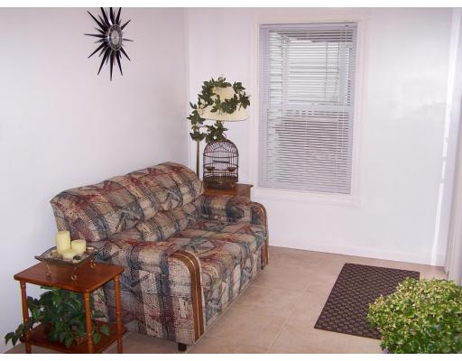 134 Winton Street Springfield, MA 01118 - Photo 5 of 12 a living room with furniture