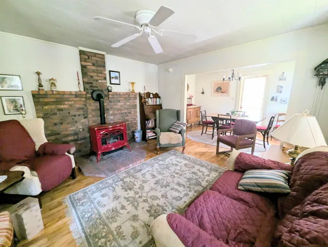 $1,250 | 1573 Highway 5, Barnet, VT 05821