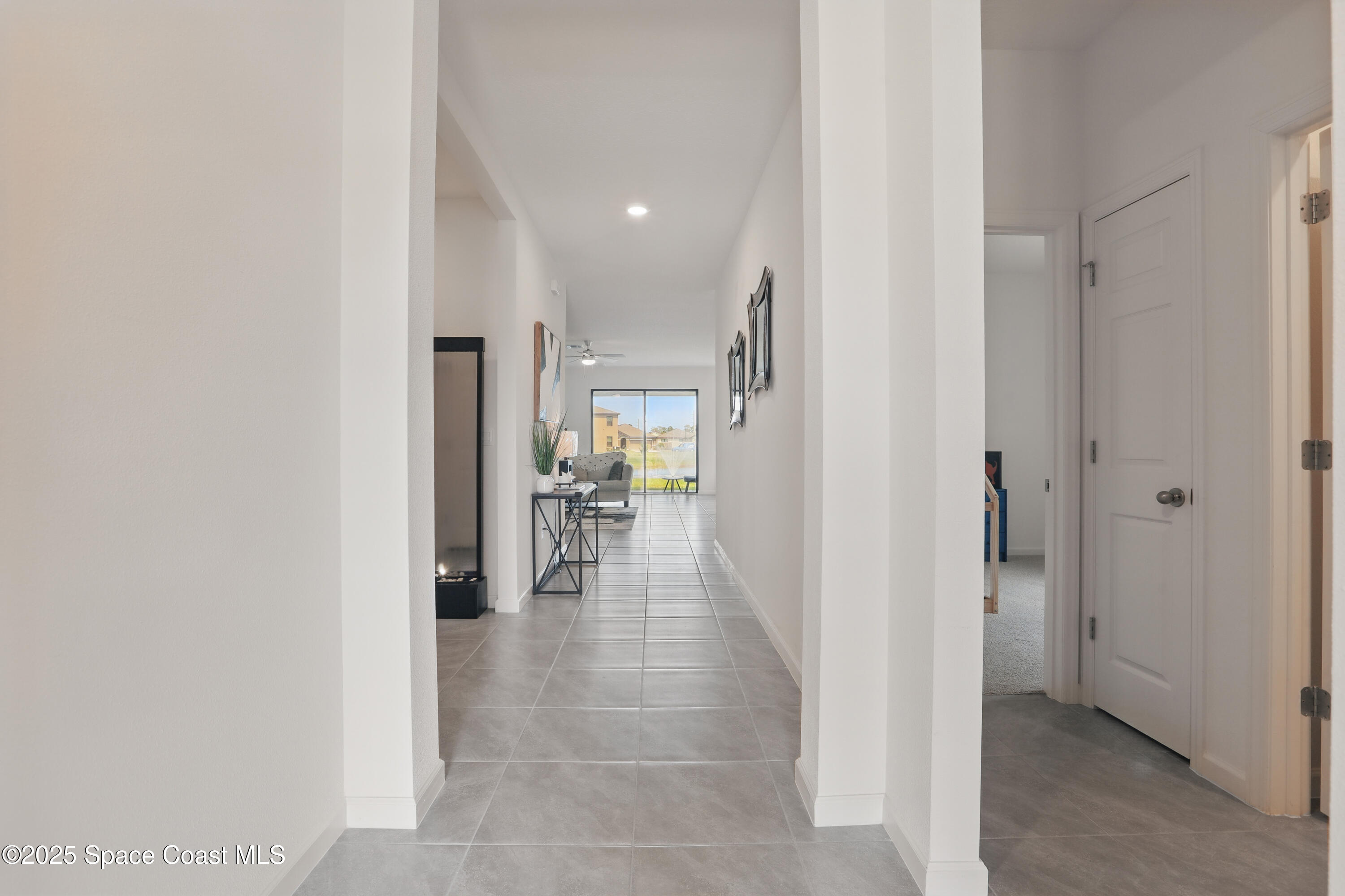 5358 Waterfall Place Grant, FL 32949 - Photo 5 of 63 Entryway