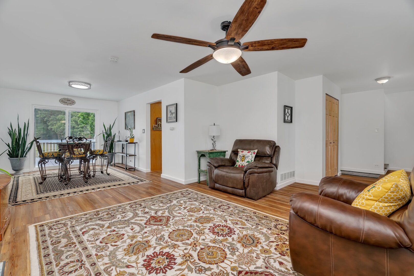 35924 Gray Road Custer Park, IL 60481 - Photo 3 of 43 a living room with furniture and a rug