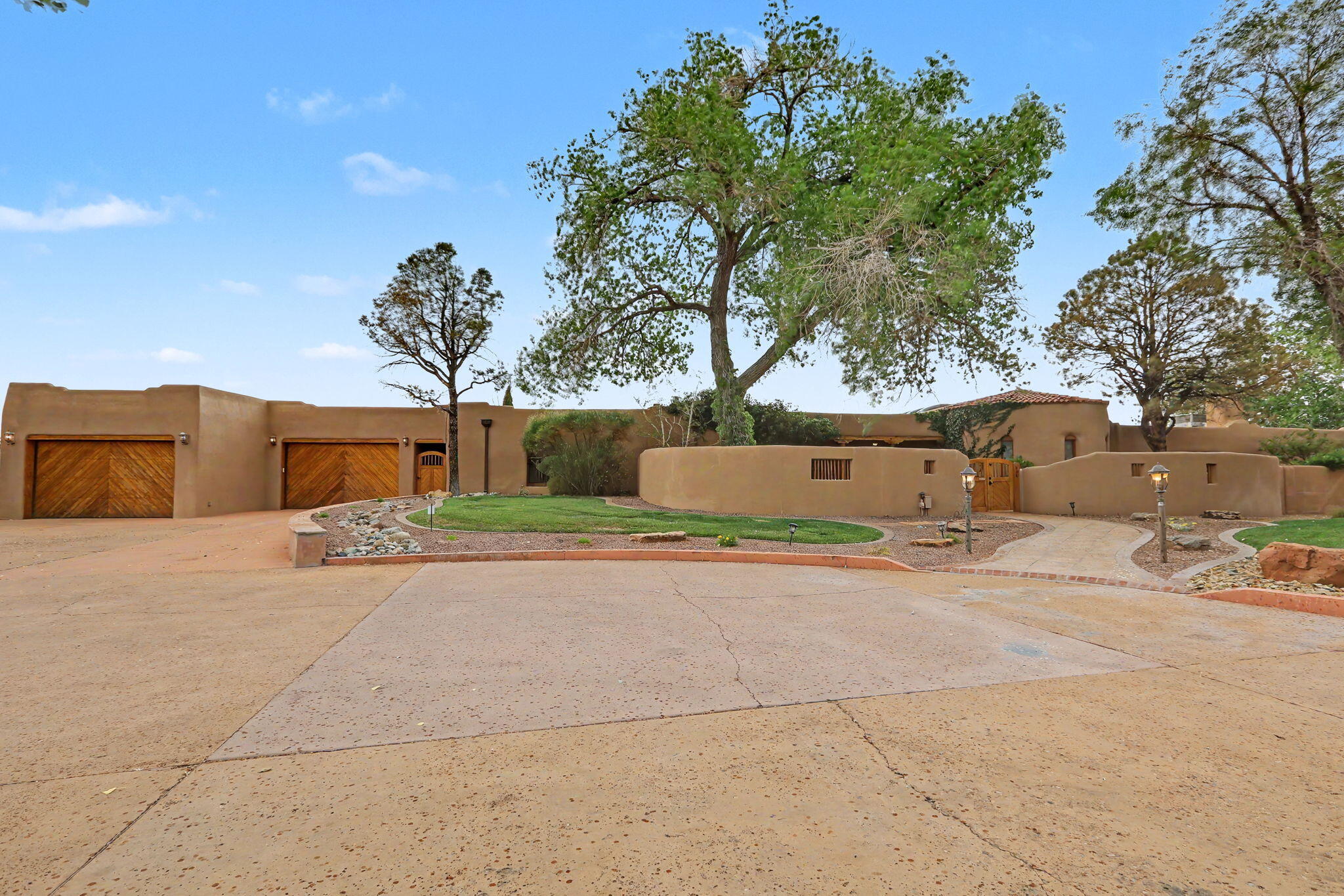620 4 Hills Road Southeast Albuquerque, NM 87123 - Photo 1 of 95 Gallery Image 1
