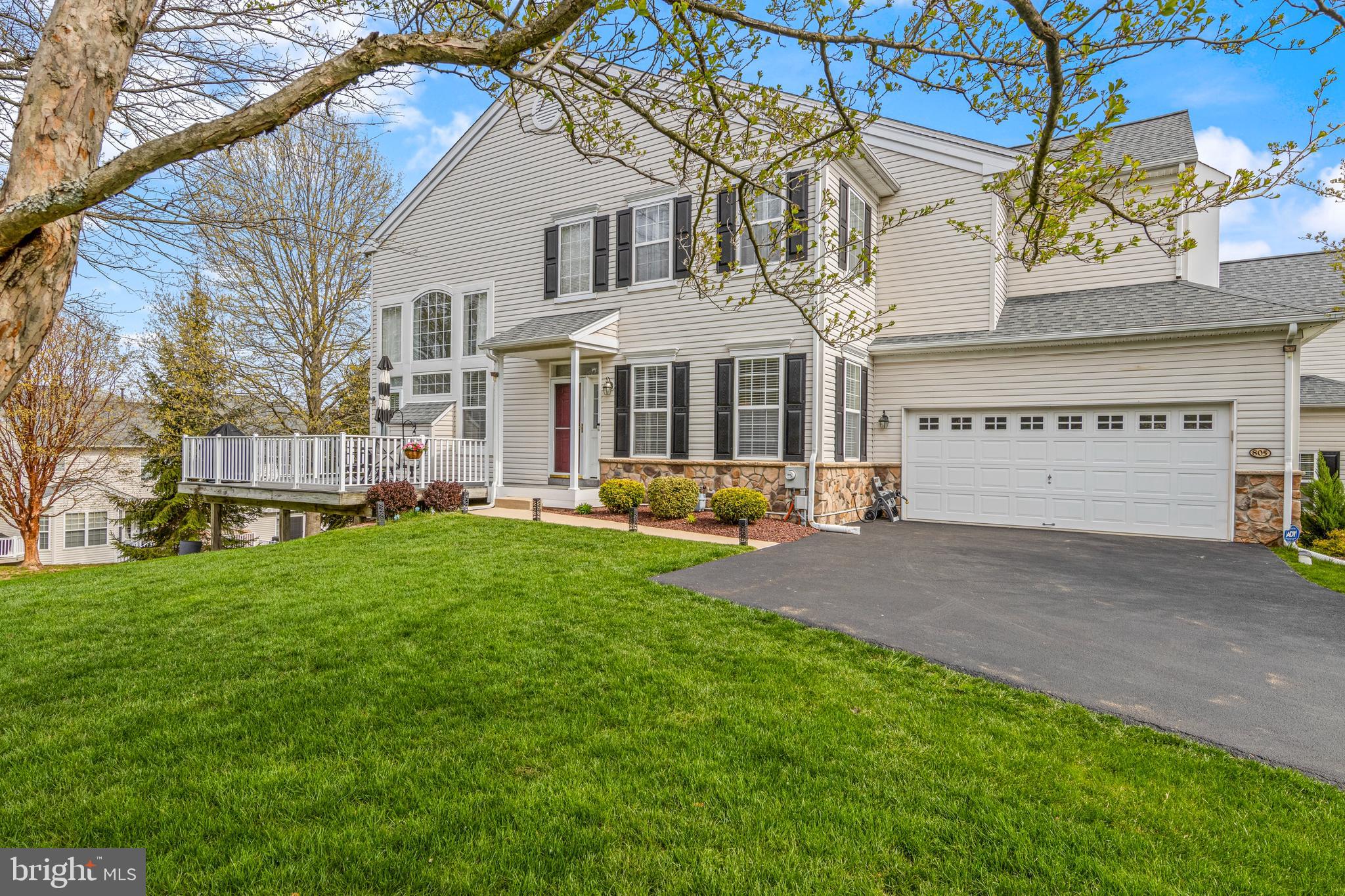 805 Hinchley Run West Chester, PA 19382 - Photo 5 of 53 a front view of a house with garden