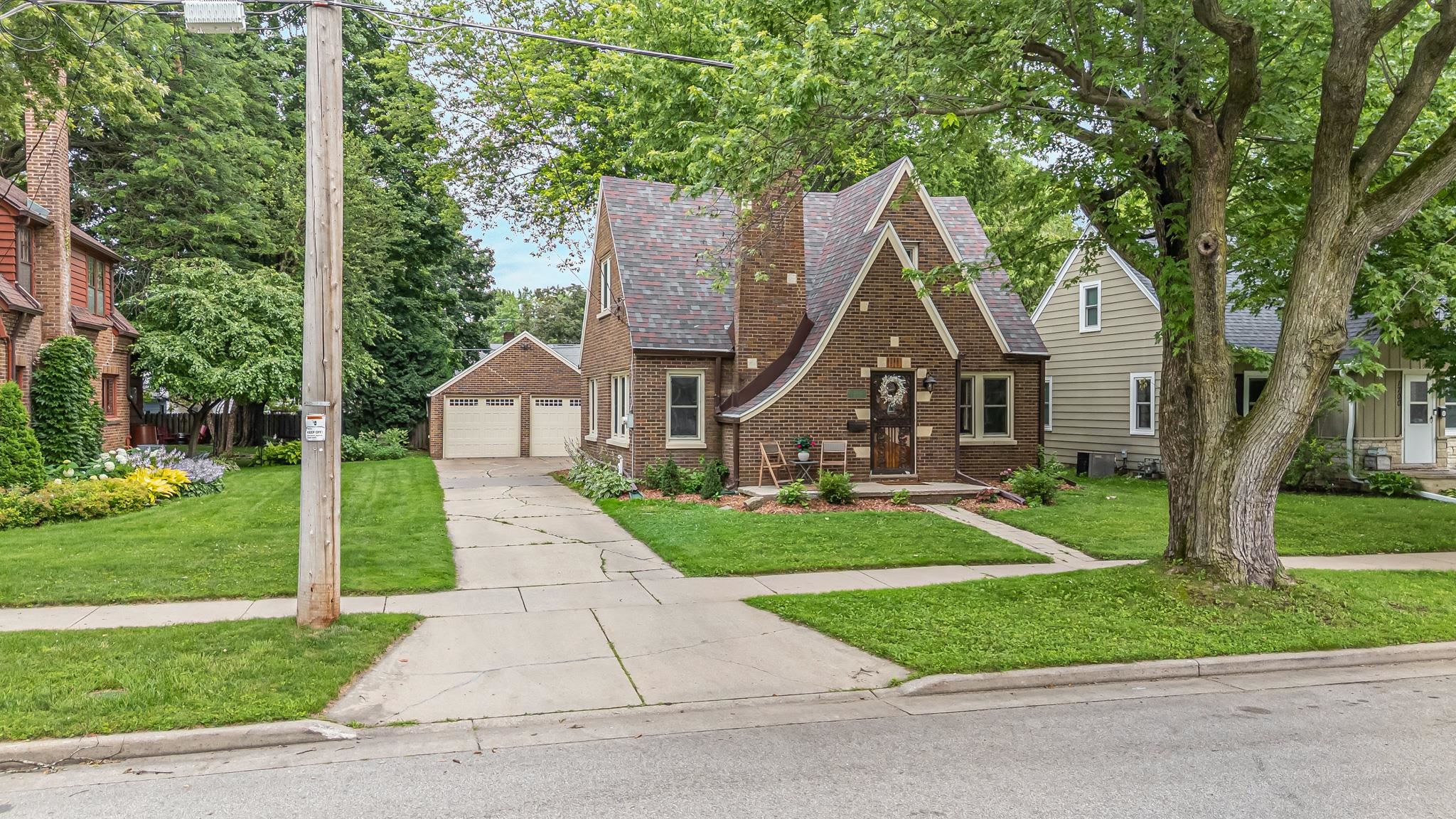 1704 North Erb Street Appleton, WI 54911 - Photo 2 of 41