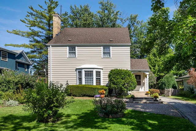 $707,000 | 2022 Center Avenue, Northbrook, IL 60062