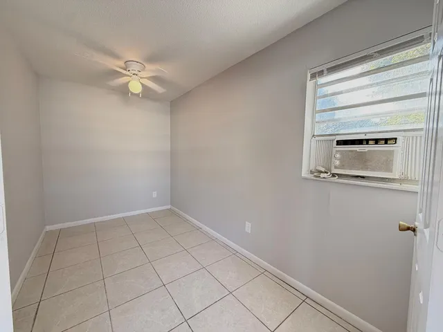 $1,550 | 920 South K Street, Unit 25, Lake Worth Beach, FL 33460