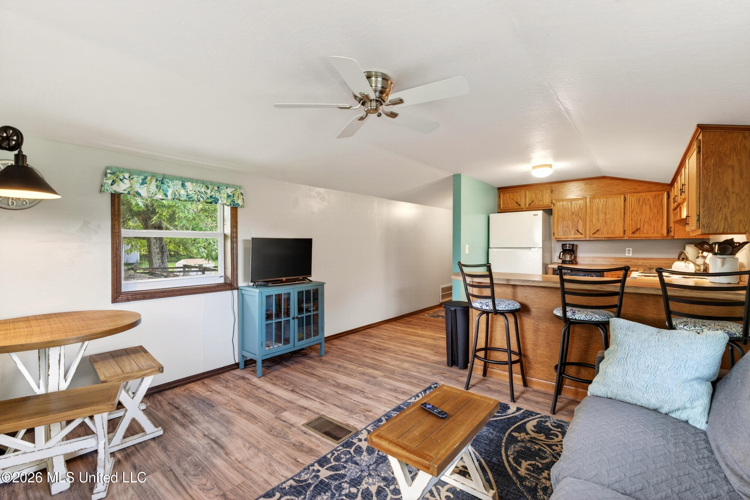 467 A Thomas School Road Lumberton, MS 39455 - Photo 21 of 51 21_21_livingroom_kitchen
