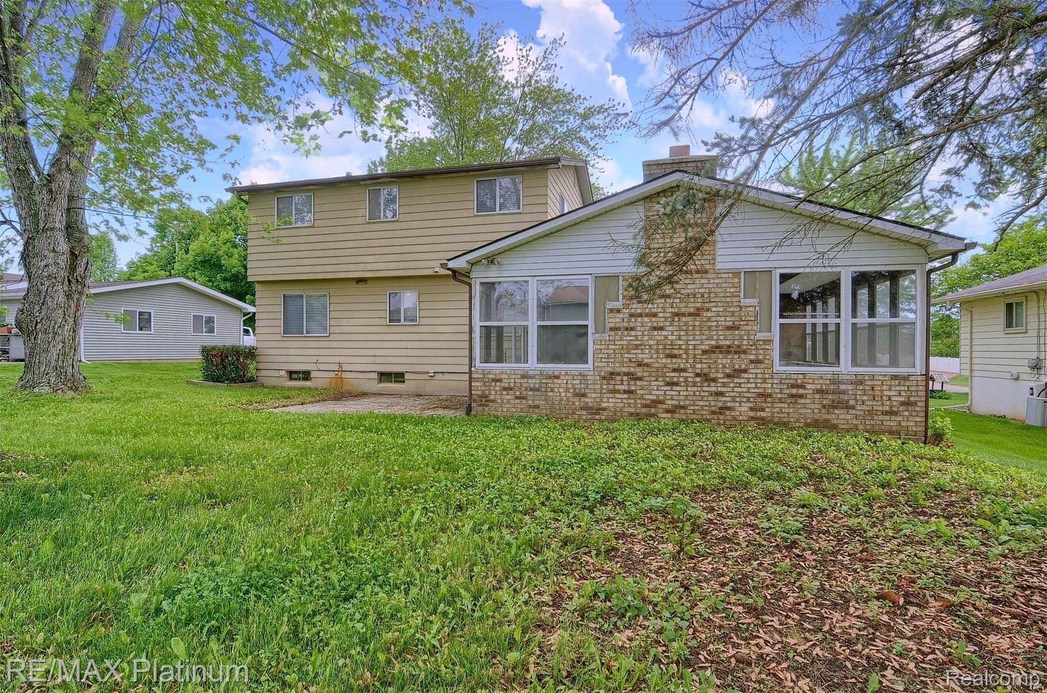 2421 Crane Road Fenton, MI 48430 - Photo 32 of 32 32-Rear 2nd View.jpg