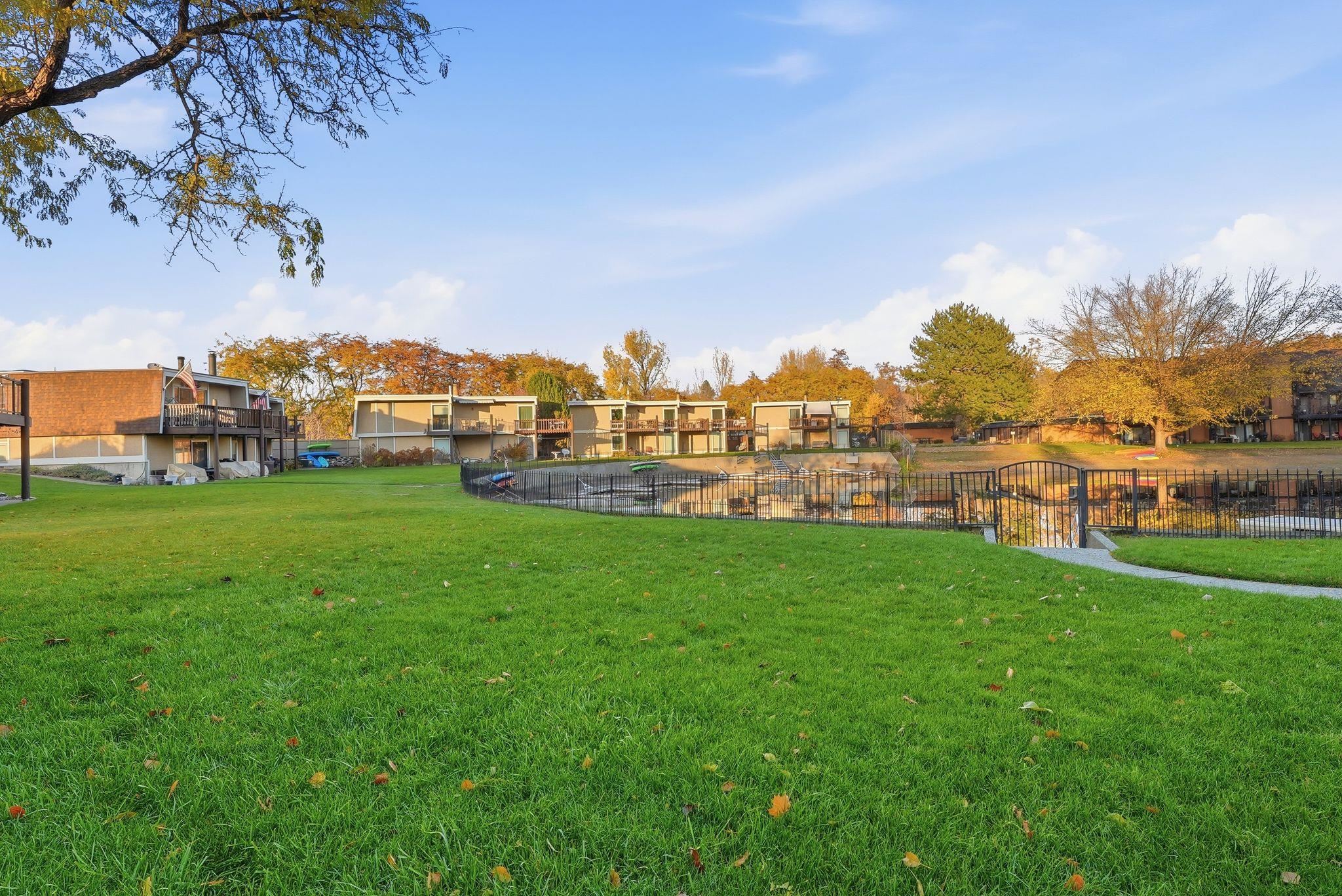 305 South Liberty Lake Road, Unit 1 Liberty Lake, WA 99019 - Photo 2 of 31