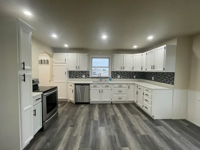 $319,900 | 1520 North Avenue, Cleveland, WI 53015