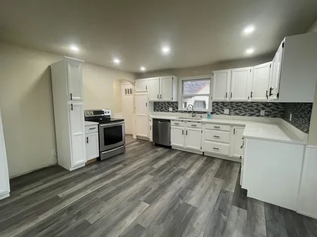 $319,900 | 1520 North Avenue, Cleveland, WI 53015