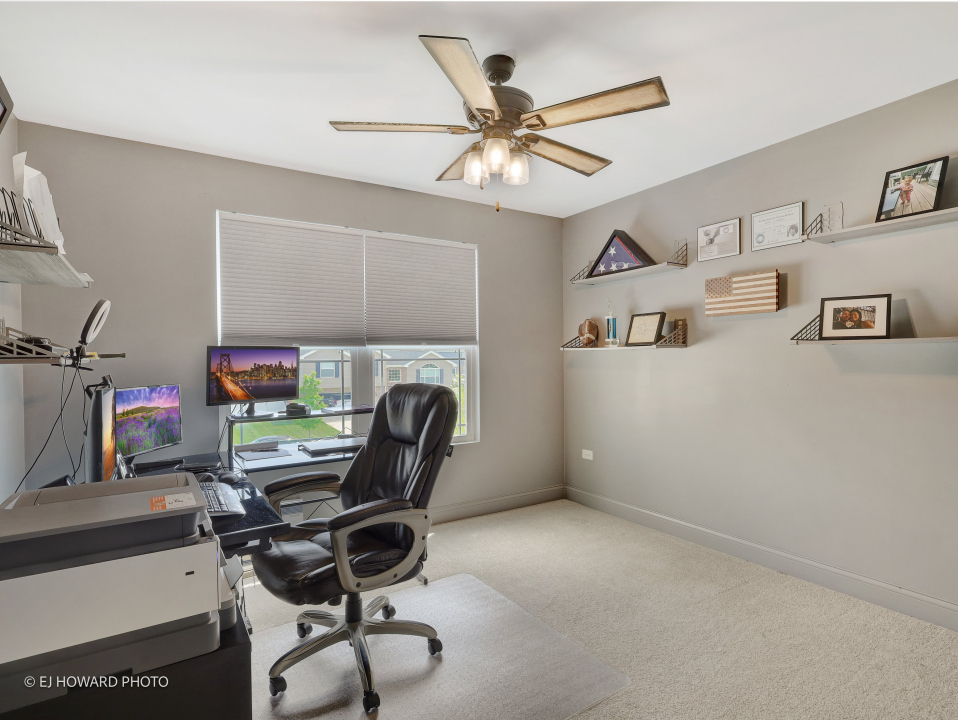 16308 Palomino Path Manhattan, IL 60442 - Photo 27 of 39 a workspace with a workspace