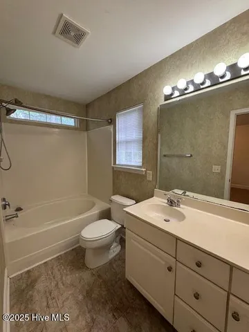 $1,950 | 113 Red Bird Lane, Hampstead, NC 28443