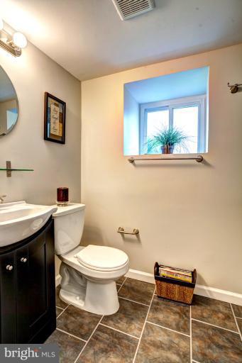 4004 Pinkney Road Baltimore, MD 21215 - Photo 16 of 30 Bath