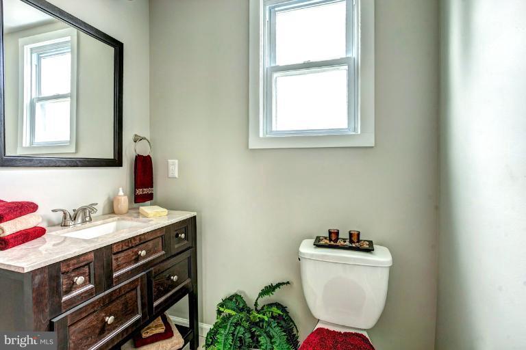 4004 Pinkney Road Baltimore, MD 21215 - Photo 23 of 30 Bath