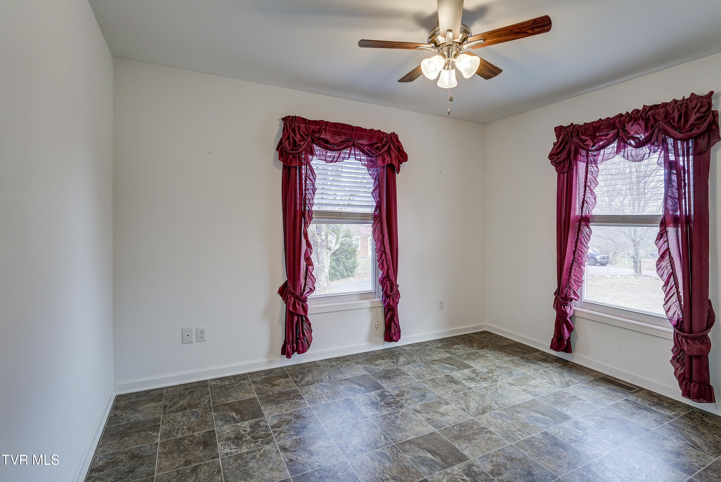 301 Carter Sells Road Johnson City, TN 37604 - Photo 27 of 38 CarterSells-20