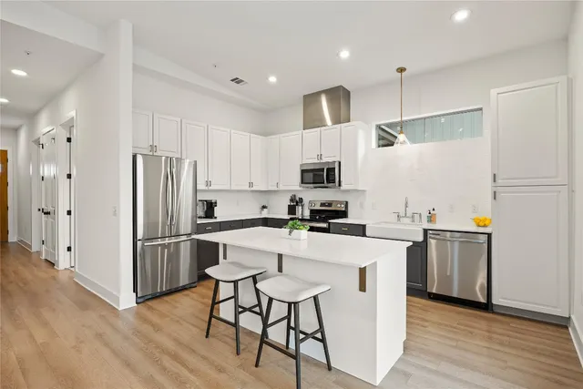 $2,500 | 4704 Sunset Trail, Unit 2301, Austin, TX 78745