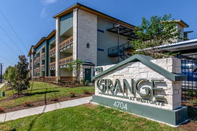 $2,500 | 4704 Sunset Trail, Unit 2301, Austin, TX 78745