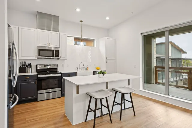 $2,500 | 4704 Sunset Trail, Unit 2301, Austin, TX 78745