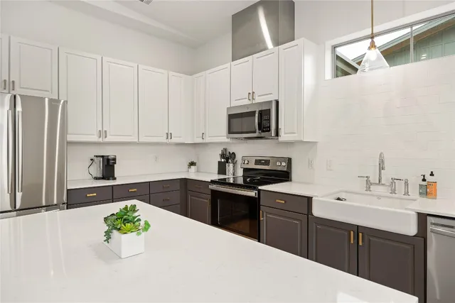 $2,500 | 4704 Sunset Trail, Unit 2301, Austin, TX 78745