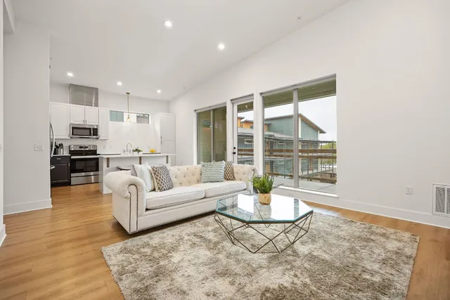 $2,500 | 4704 Sunset Trail, Unit 2301, Austin, TX 78745