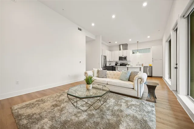 $2,500 | 4704 Sunset Trail, Unit 2301, Austin, TX 78745