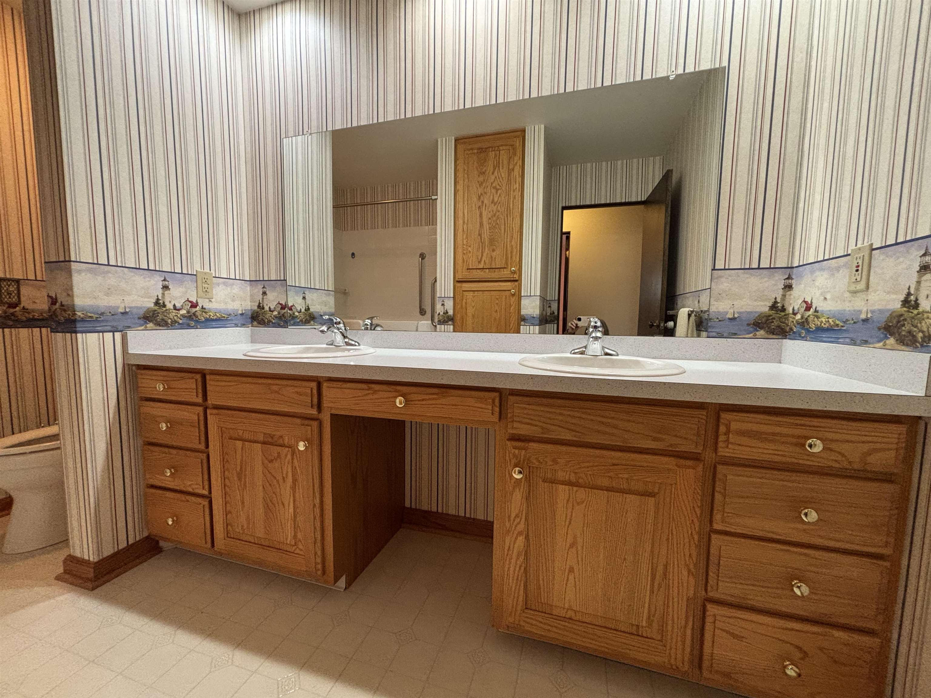 1484 South Beyer Road Saginaw, MI 48601 - Photo 17 of 50 50193835-495f5ae8-465b-447c-b129-da3a1498ee8f.JPG