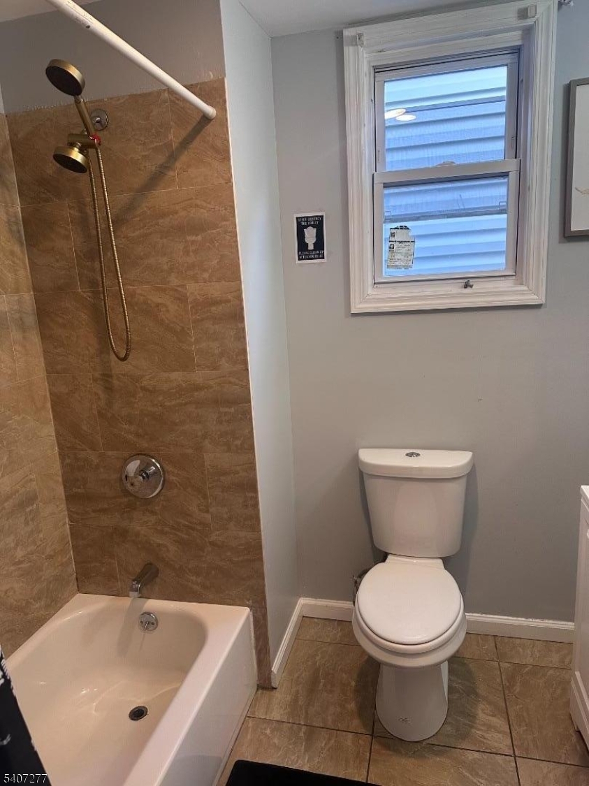 527 South 16th Street Newark, NJ 07103 - Photo 4 of 10 a bathroom with a toilet and a sink