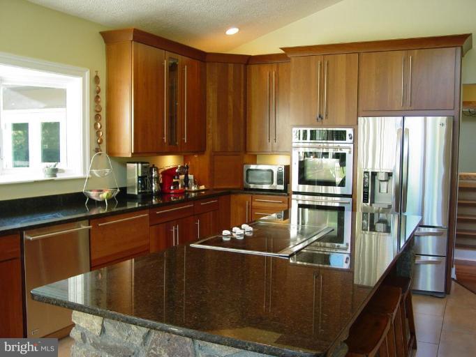 7801 Brickyard Road Potomac, MD 20854 - Photo 12 of 17 Kitchen #2