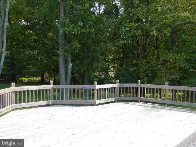 7801 Brickyard Road Potomac, MD 20854 - Photo 15 of 17 Deck