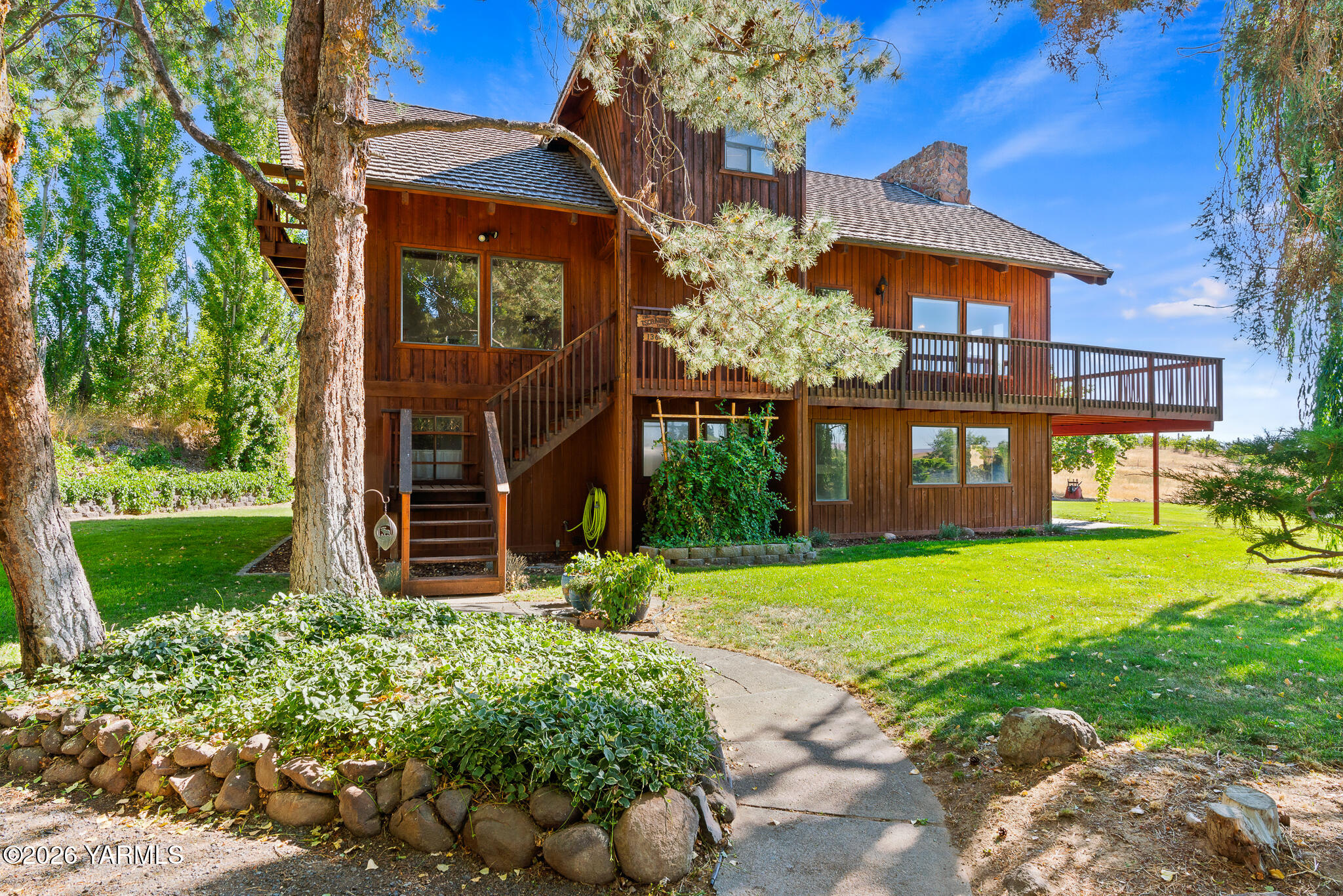 13619SummitviewExt-12