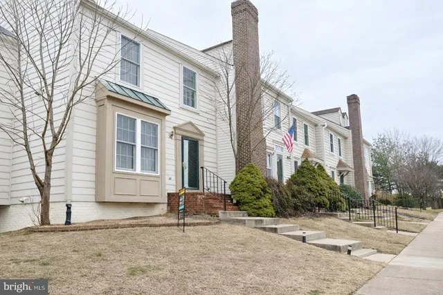 $2,900 | 44032 Aberdeen Terrace, Ashburn, VA 20147