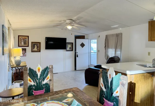 $119,900 | 159 Jewel Avenue, Interlachen, FL 32148