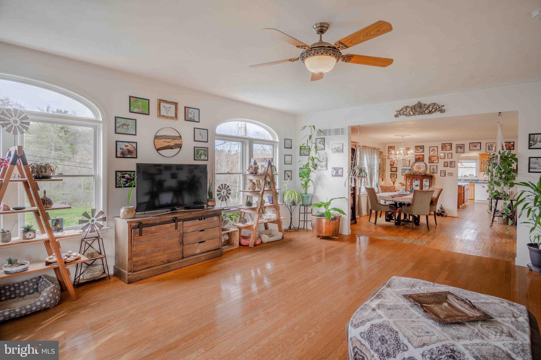 808 Valley Road York, PA 17403 - Photo 4 of 23 Gallery Image 4