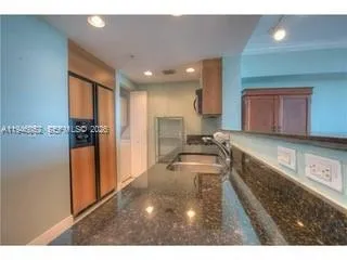 $2,400 | 325 South Biscayne Boulevard, Unit 2120, Miami, FL 33131