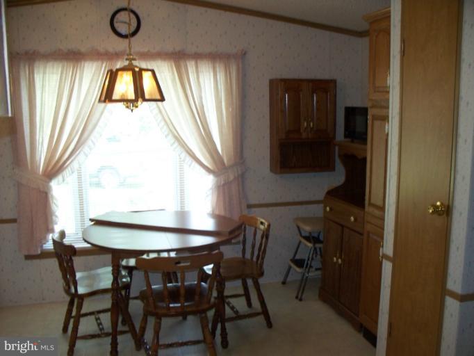 13301 Winchester Road Southwest Cumberland, MD 21502 - Photo 12 of 15 Dining Room