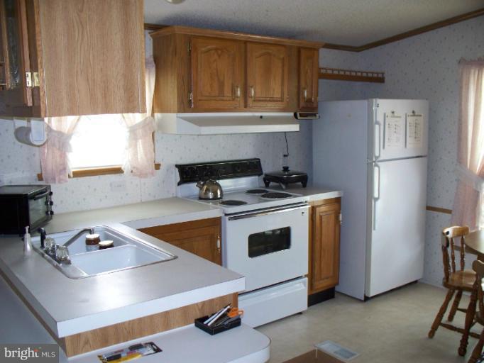 13301 Winchester Road Southwest Cumberland, MD 21502 - Photo 13 of 15 Kitchen