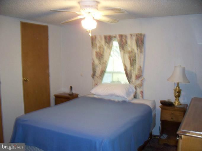 13301 Winchester Road Southwest Cumberland, MD 21502 - Photo 10 of 15 Bedroom