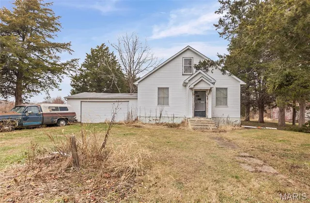 $325,000 | 18890 Oakwood Lane, Benld, IL 62009