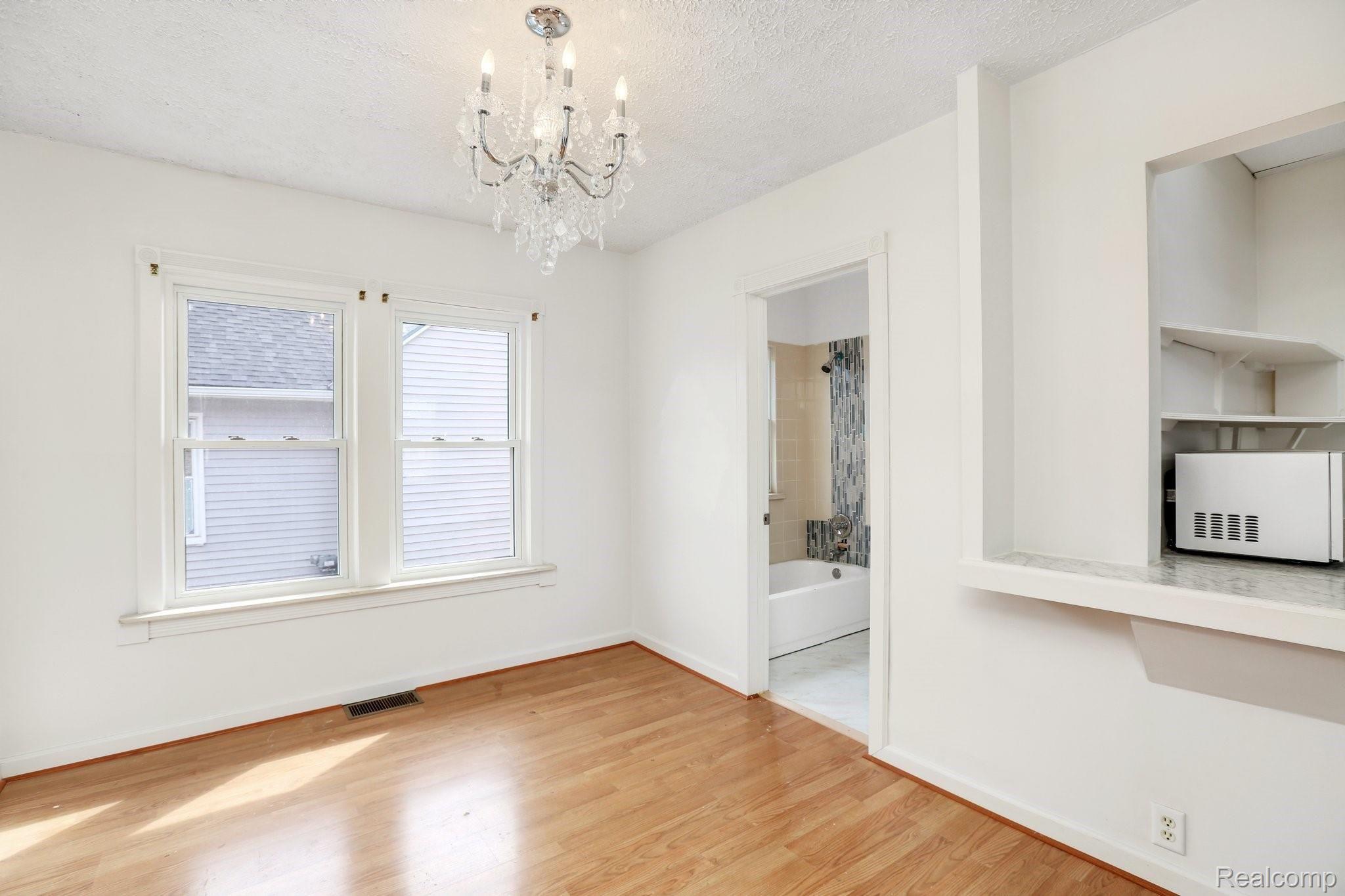 20753 Inkster Road Farmington, MI 48336 - Photo 11 of 25 11 Dining Room.jpg