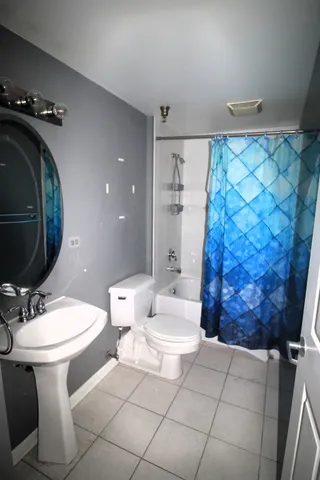 $1,950 | 3303 Grove Avenue, Unit 304, Berwyn, IL 60402