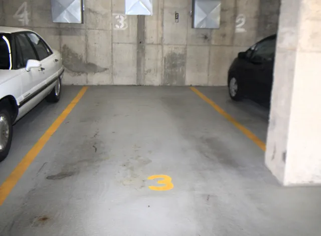 $1,950 | 3303 Grove Avenue, Unit 304, Berwyn, IL 60402