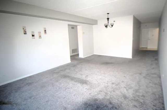 $1,950 | 3303 Grove Avenue, Unit 304, Berwyn, IL 60402