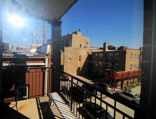 $1,950 | 3303 Grove Avenue, Unit 304, Berwyn, IL 60402